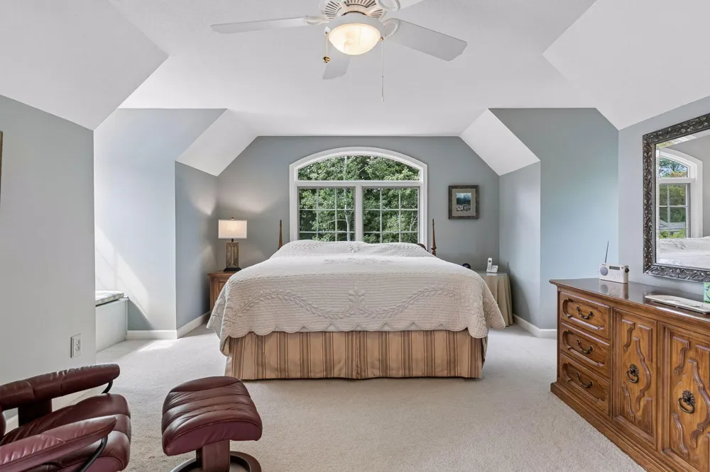 991 Caren Court Mendota Heights, MN 55118