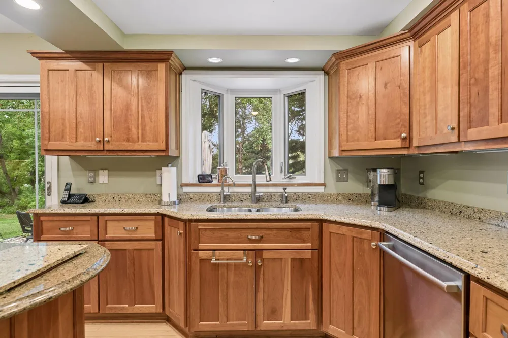991 Caren Court Mendota Heights, MN 55118