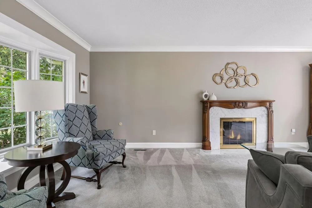 991 Caren Court Mendota Heights, MN 55118