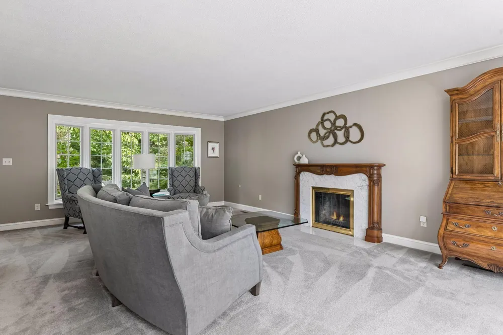 991 Caren Court Mendota Heights, MN 55118