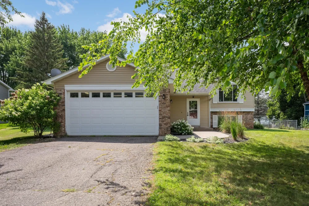 4089 Pennsylvania Avenue Eagan, MN 55123