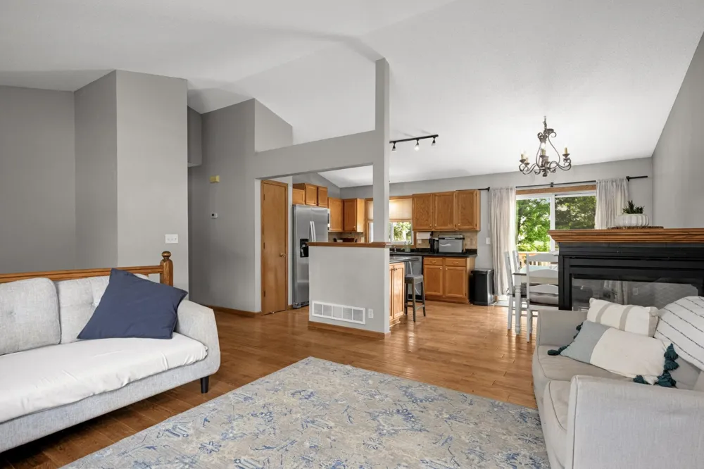 4089 Pennsylvania Avenue Eagan, MN 55123