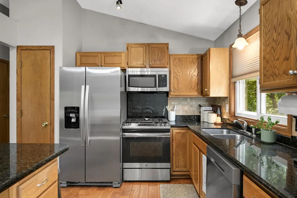 4089 Pennsylvania Avenue Eagan, MN 55123