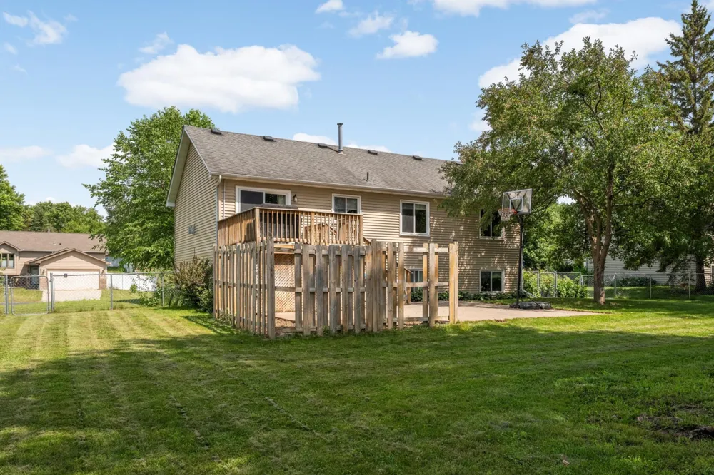 4089 Pennsylvania Avenue Eagan, MN 55123