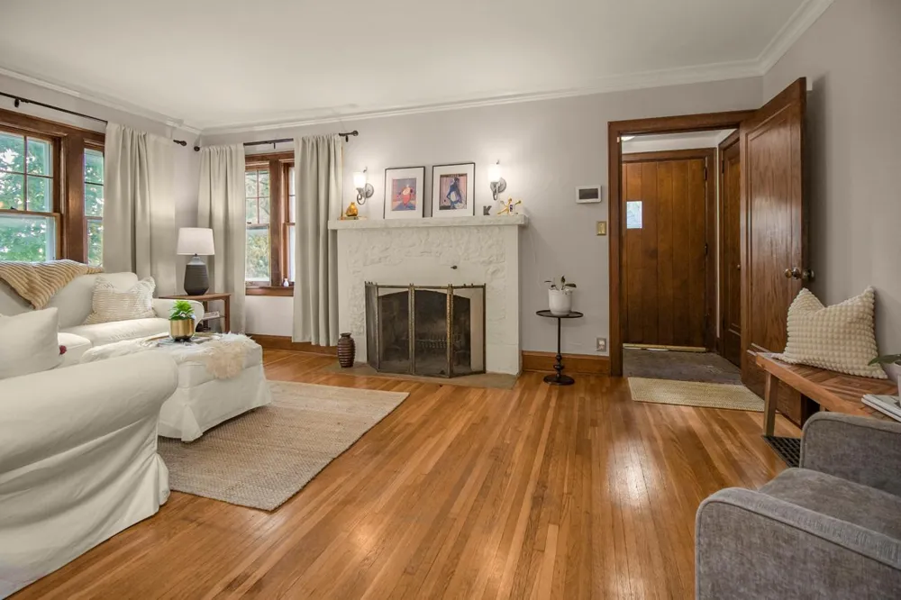 1084 Bradley Street Saint Paul, MN 55130