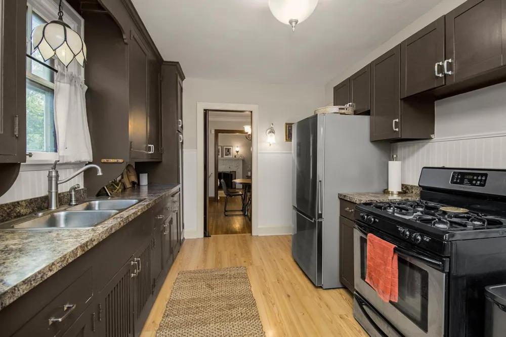 1084 Bradley Street Saint Paul, MN 55130