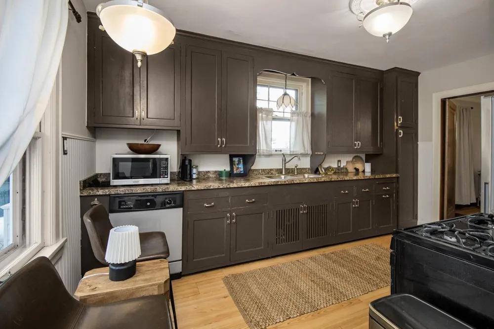 1084 Bradley Street Saint Paul, MN 55130