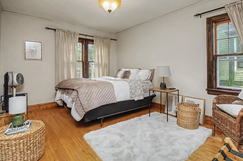 1084 Bradley Street Saint Paul, MN 55130