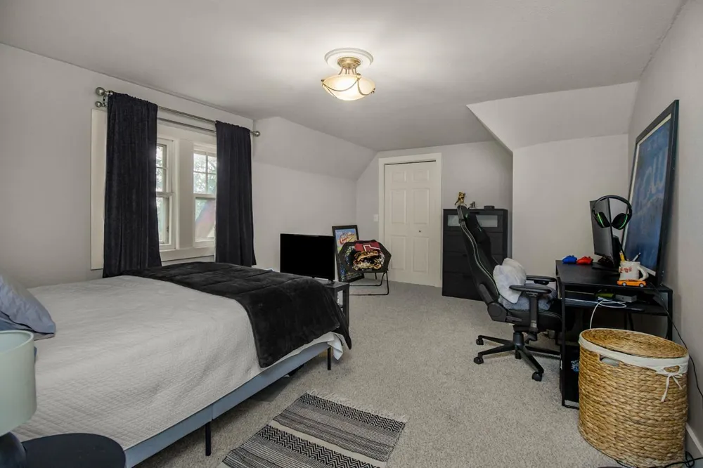 1084 Bradley Street Saint Paul, MN 55130