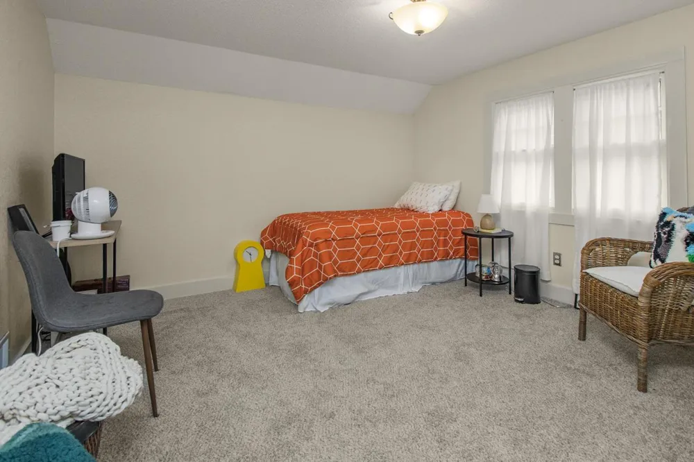 1084 Bradley Street Saint Paul, MN 55130