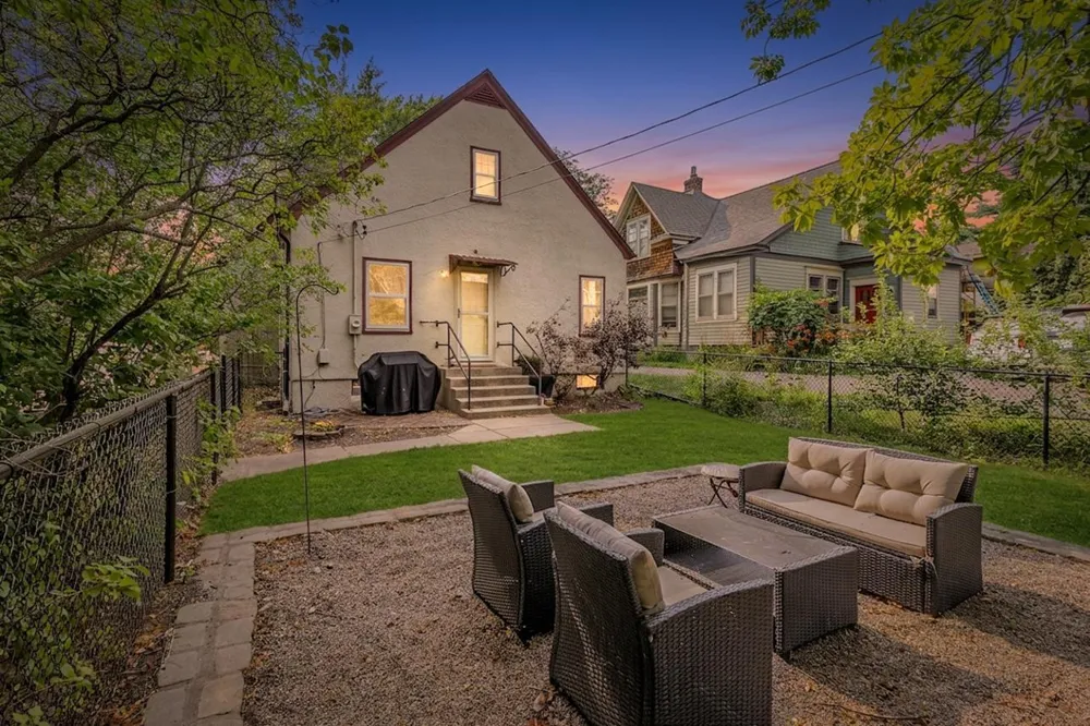 1084 Bradley Street Saint Paul, MN 55130