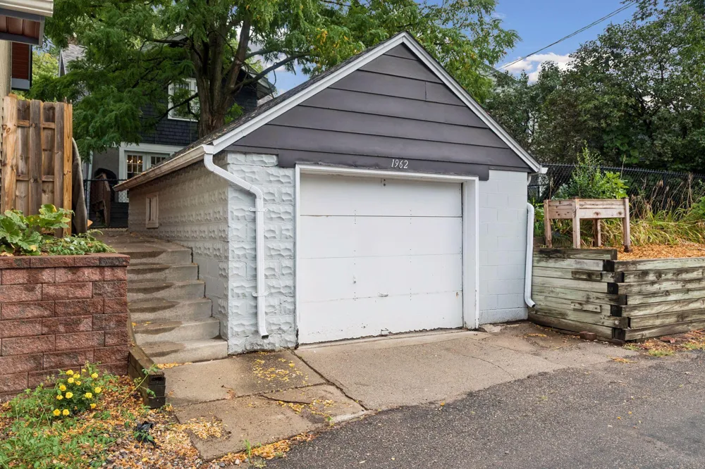 1962 Juliet Avenue Saint Paul, MN 55105