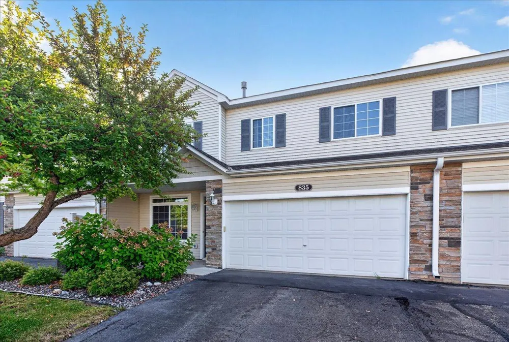 835 Willow Glen Court Buffalo, MN 55313