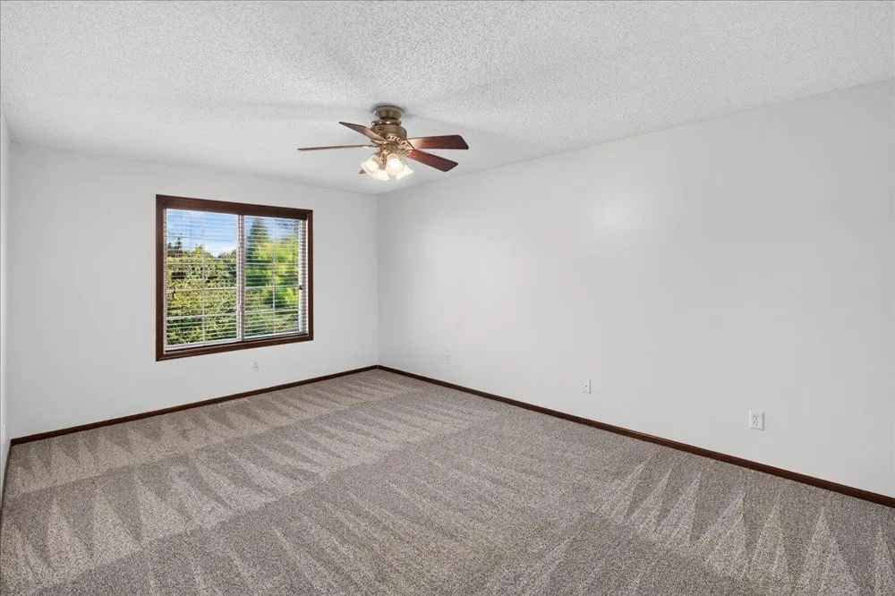 835 Willow Glen Court Buffalo, MN 55313