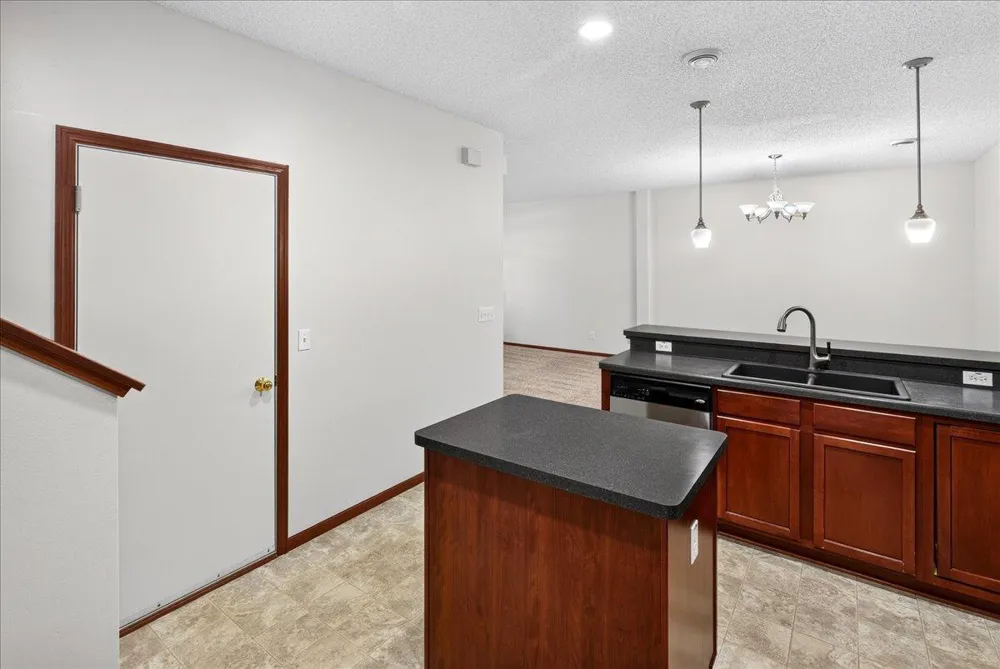 835 Willow Glen Court Buffalo, MN 55313