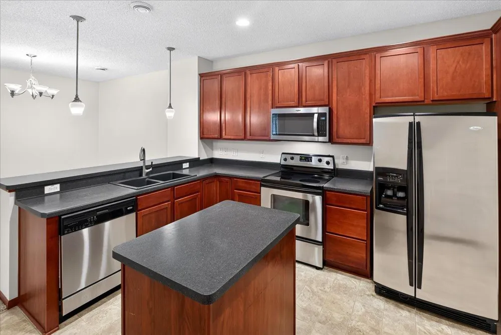 835 Willow Glen Court Buffalo, MN 55313