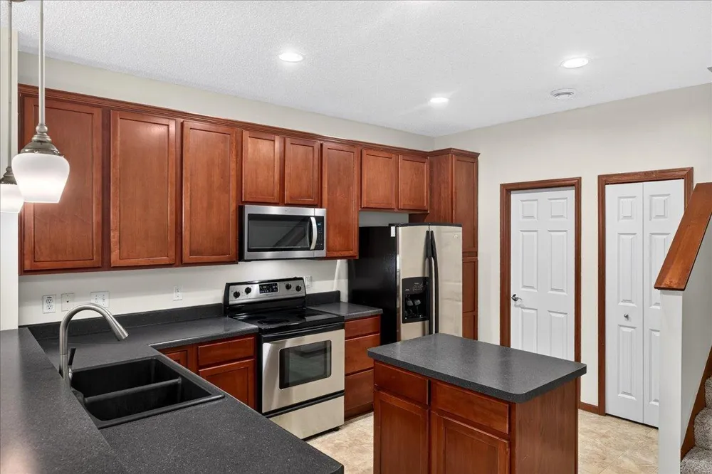 835 Willow Glen Court Buffalo, MN 55313