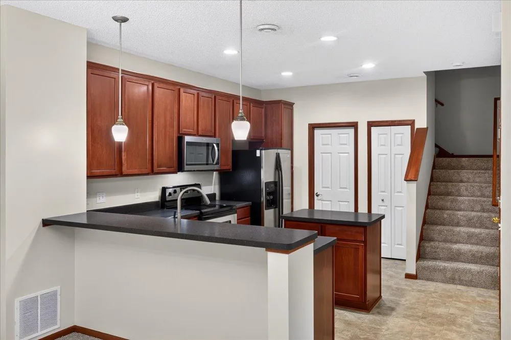 835 Willow Glen Court Buffalo, MN 55313