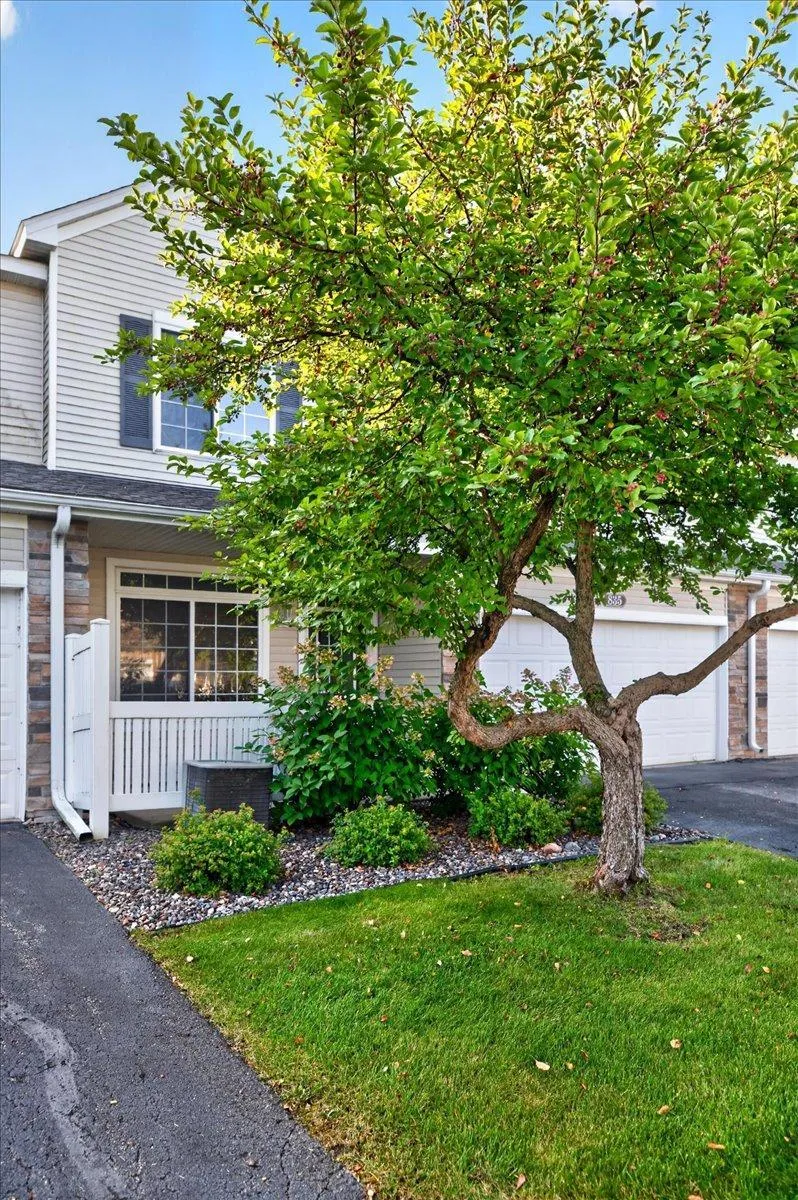 835 Willow Glen Court Buffalo, MN 55313