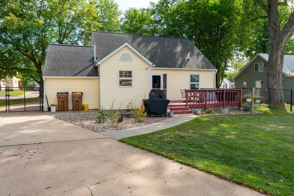 548 W Hudson Street Mondovi, WI 54755