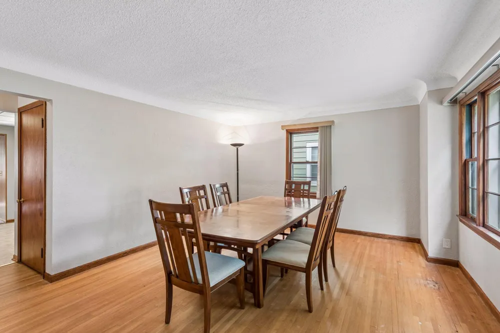 3637 Orchard Avenue Robbinsdale, MN 55422