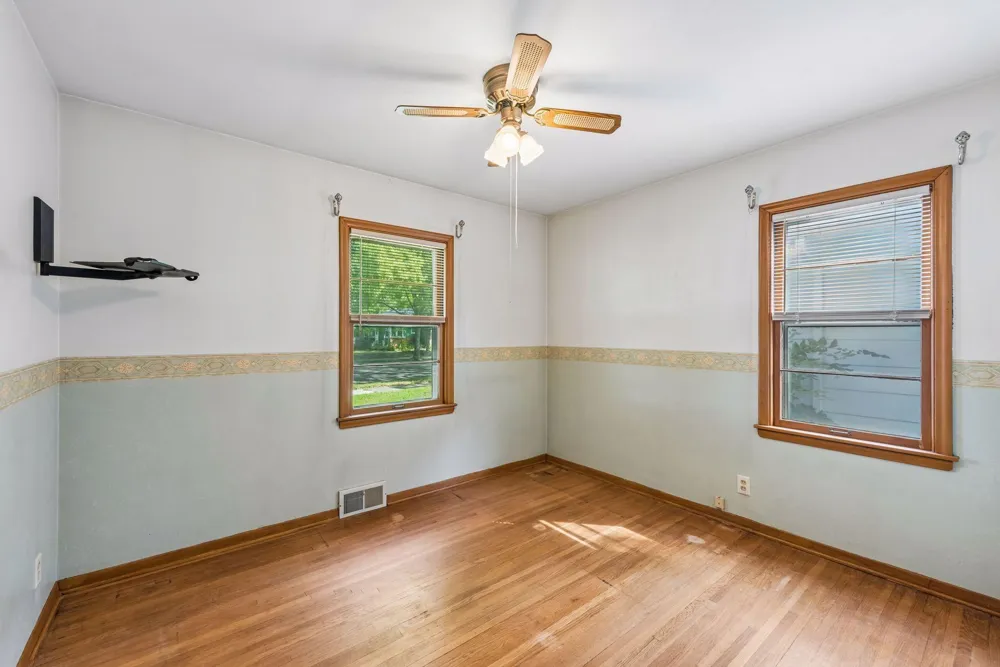 3637 Orchard Avenue Robbinsdale, MN 55422