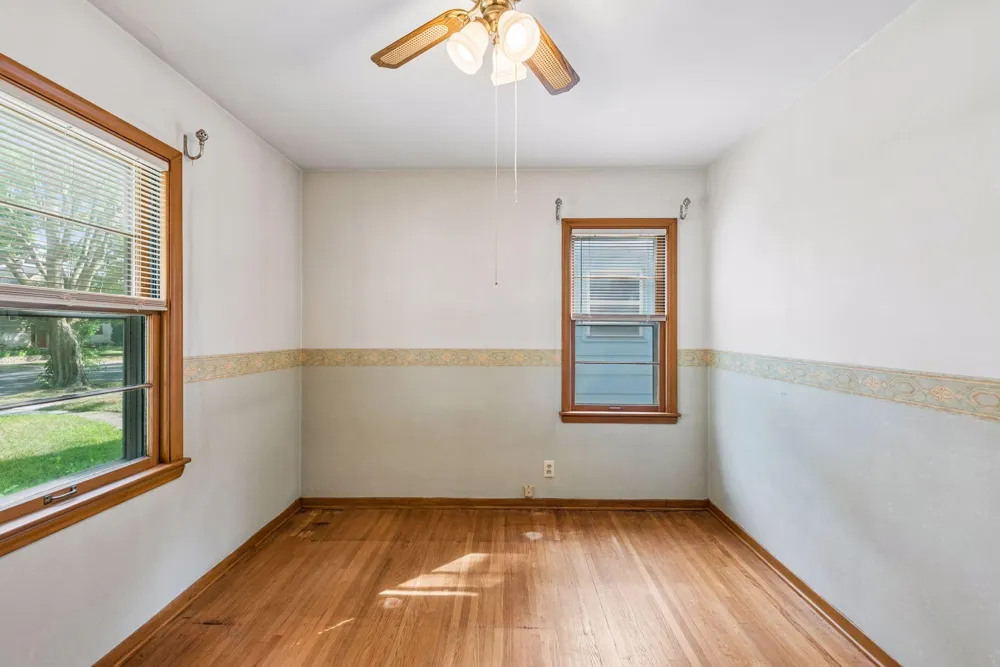 3637 Orchard Avenue Robbinsdale, MN 55422
