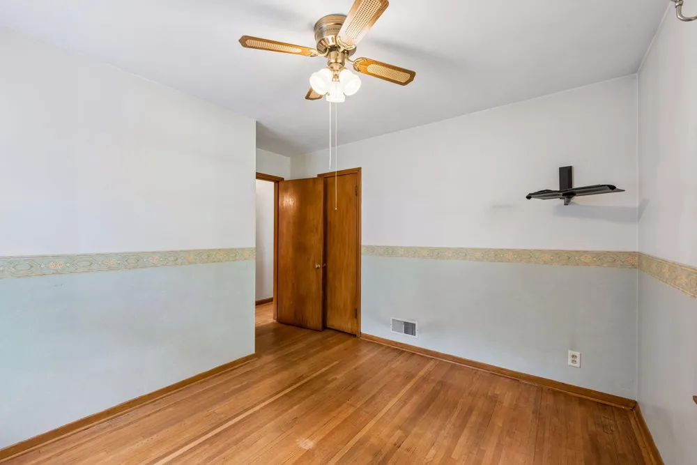 3637 Orchard Avenue Robbinsdale, MN 55422