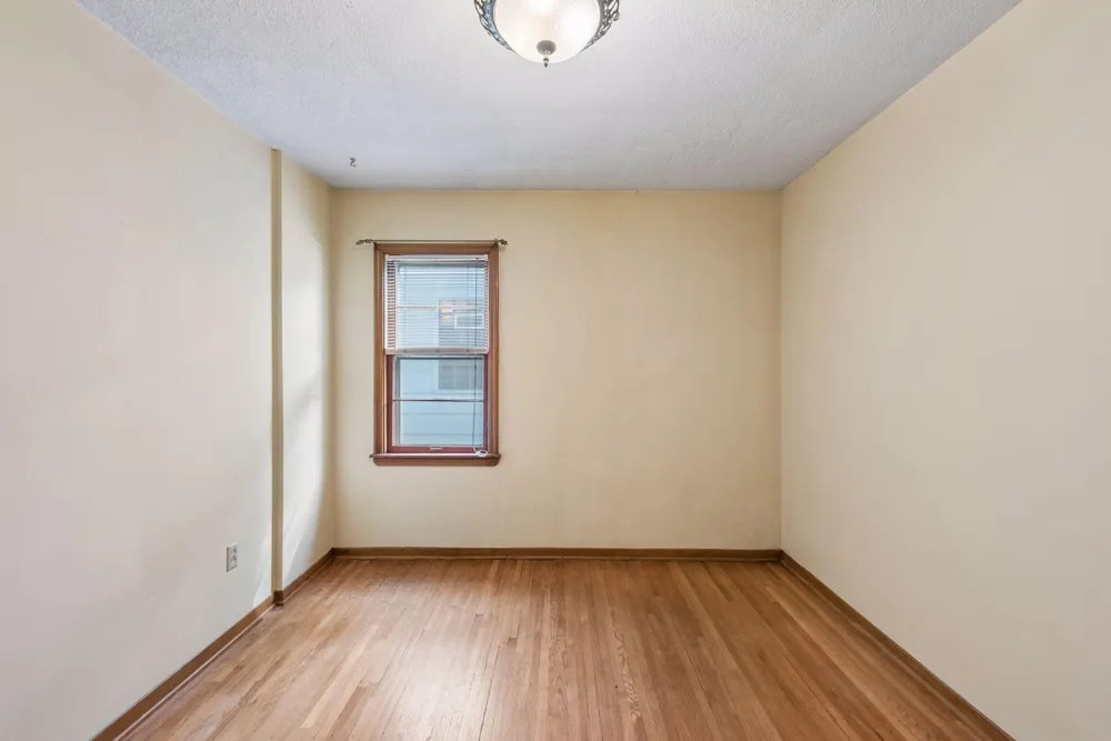 3637 Orchard Avenue Robbinsdale, MN 55422