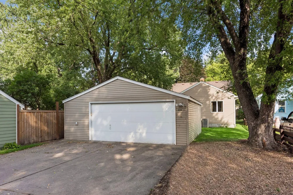3637 Orchard Avenue Robbinsdale, MN 55422