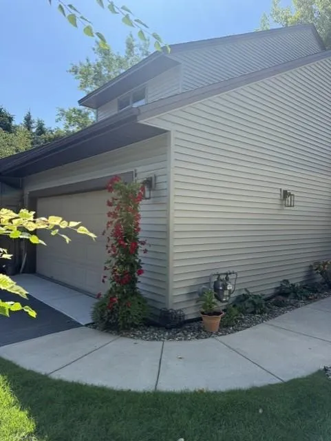 3683 Widgeon Way Eagan, MN 55123