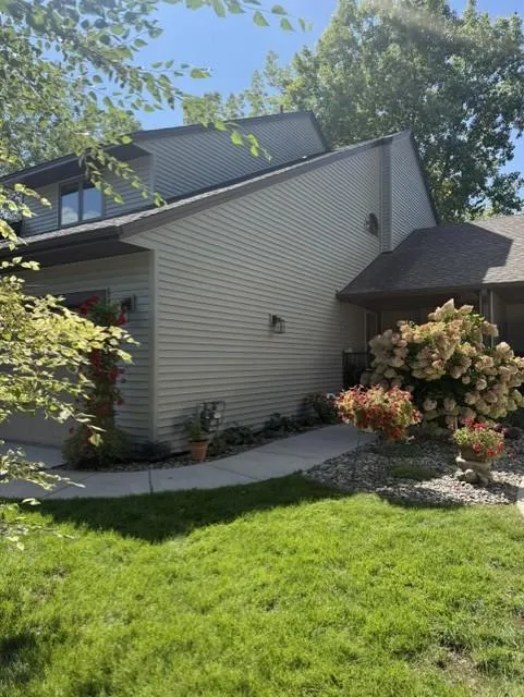 3683 Widgeon Way Eagan, MN 55123