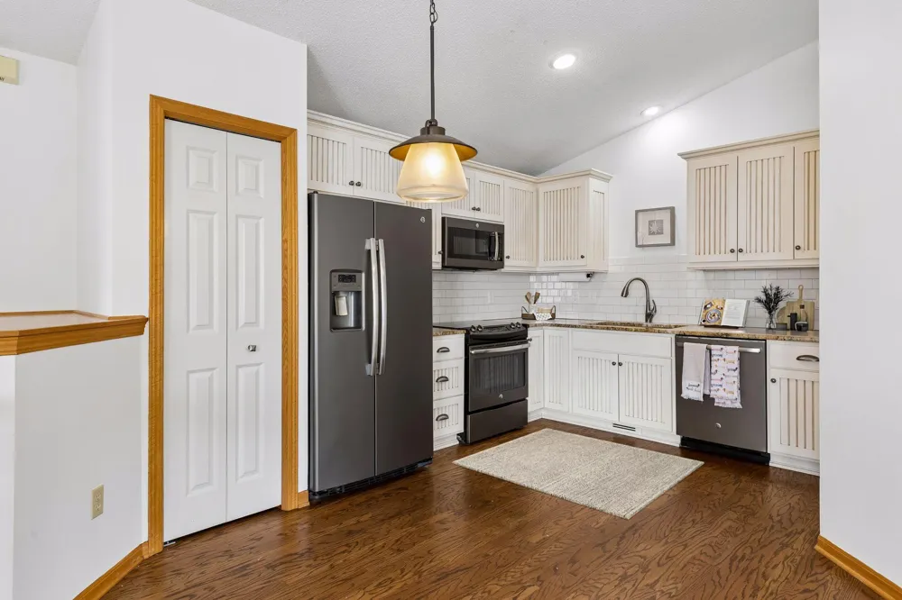 9765 Zinnia Lane Maple Grove, MN 55369