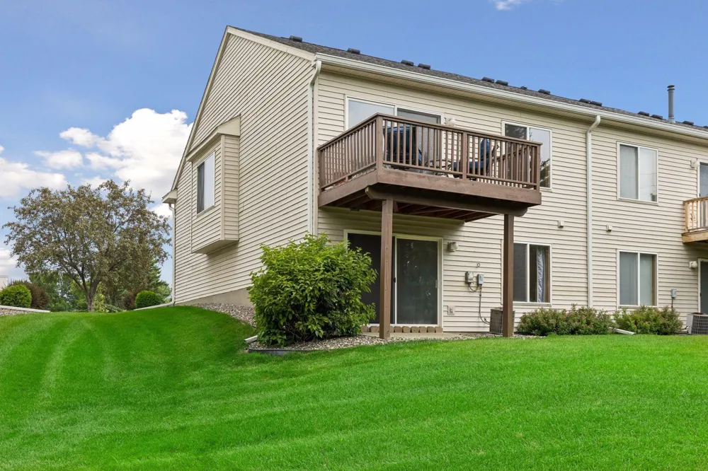 9765 Zinnia Lane Maple Grove, MN 55369