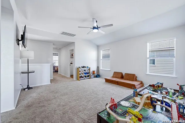 249 Middle Green Loop Floresville, TX 78114