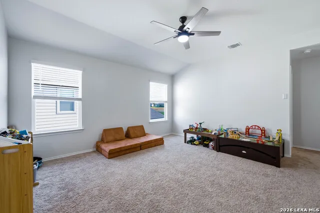 249 Middle Green Loop Floresville, TX 78114