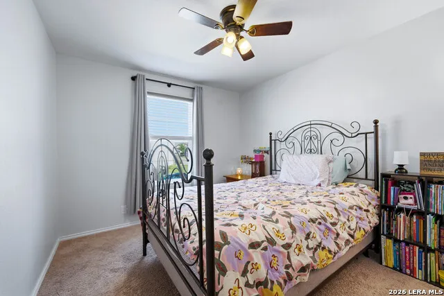 249 Middle Green Loop Floresville, TX 78114
