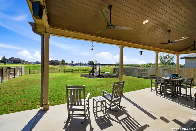 249 Middle Green Loop Floresville, TX 78114