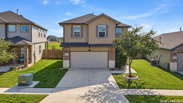 249 Middle Green Loop Floresville, TX 78114
