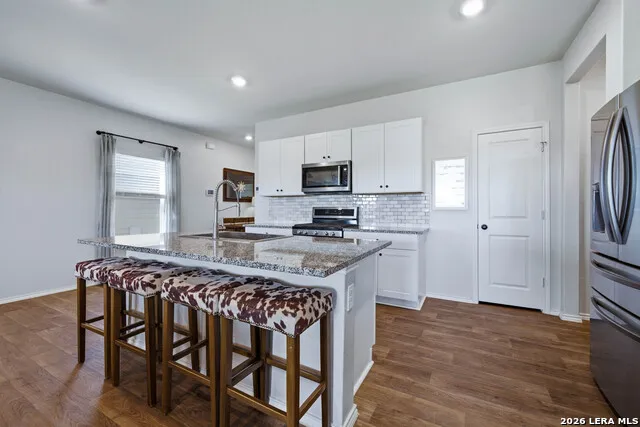 249 Middle Green Loop Floresville, TX 78114