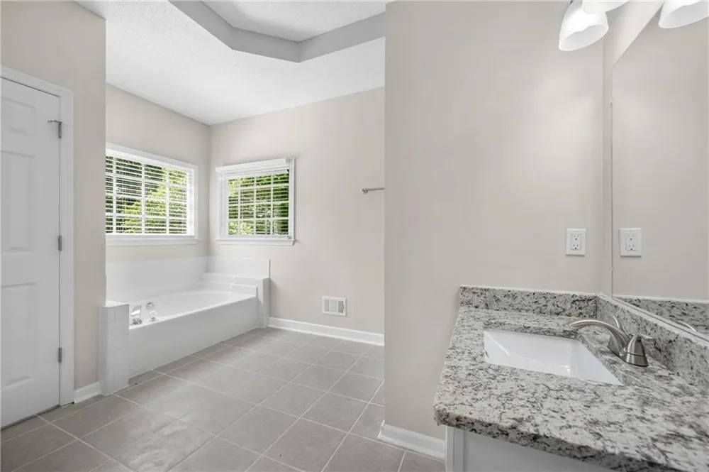 5723 Garden Walk Flowery Branch, GA 30542