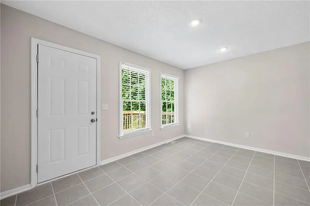 5723 Garden Walk Flowery Branch, GA 30542