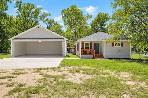 301 Pineland Drive