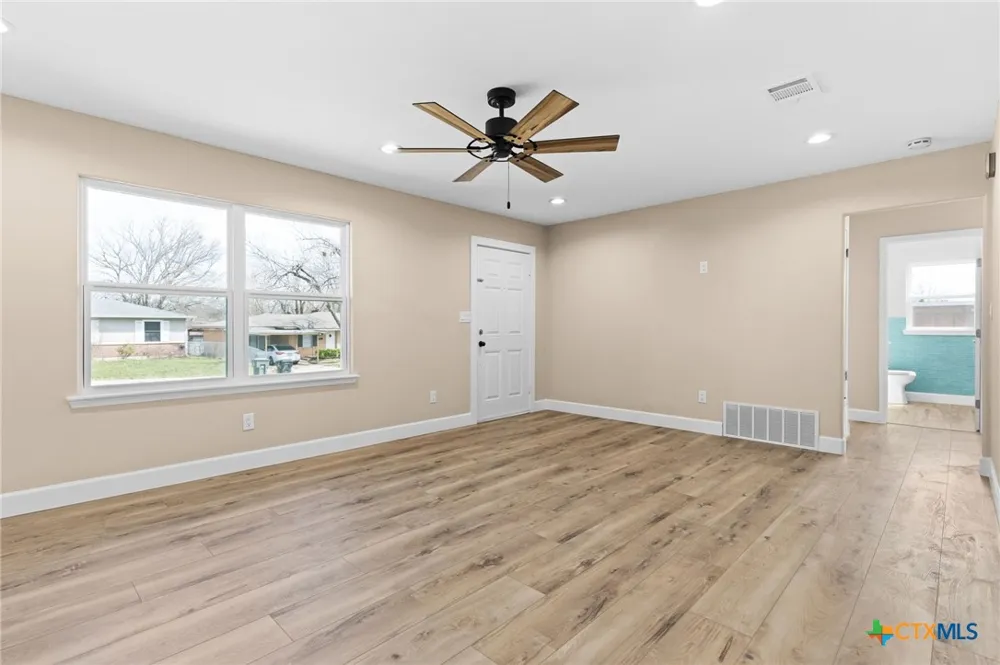 209 W Victory Avenue Temple, TX 76501