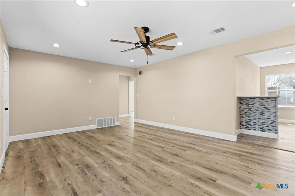 209 W Victory Avenue Temple, TX 76501