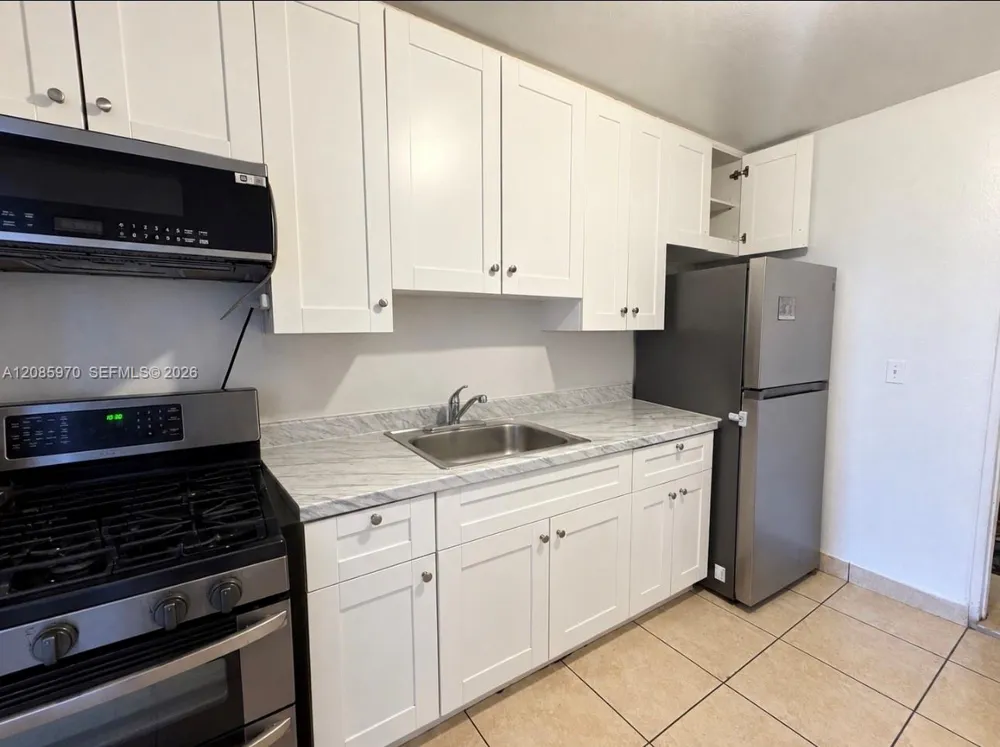 1010 E 8th Ct Hialeah, FL 33010