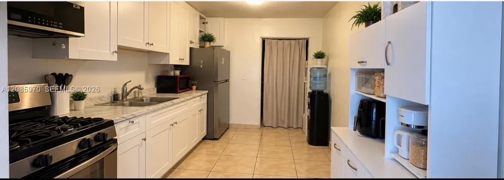 1010 E 8th Ct Hialeah, FL 33010