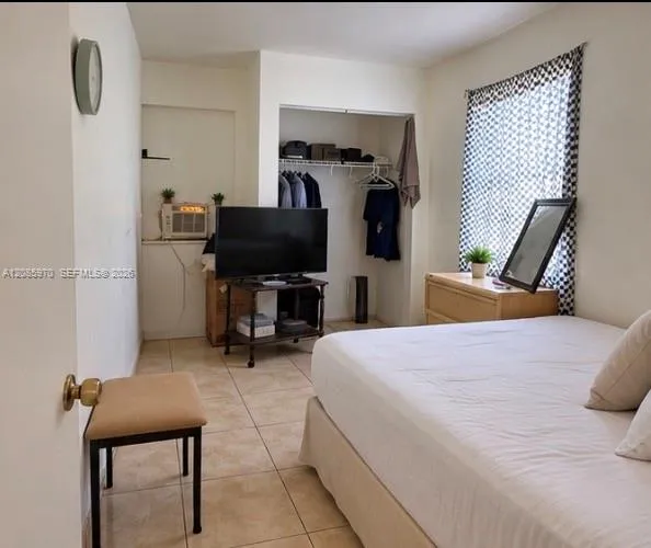 1010 E 8th Ct Hialeah, FL 33010