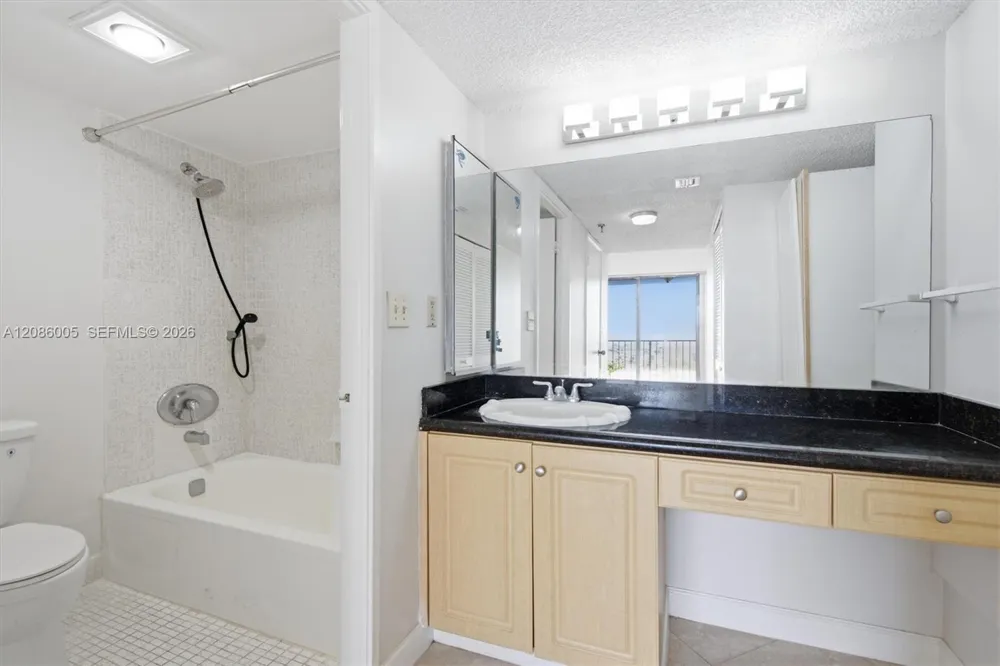 290 174th St #2104 Sunny Isles Beach, FL 33160