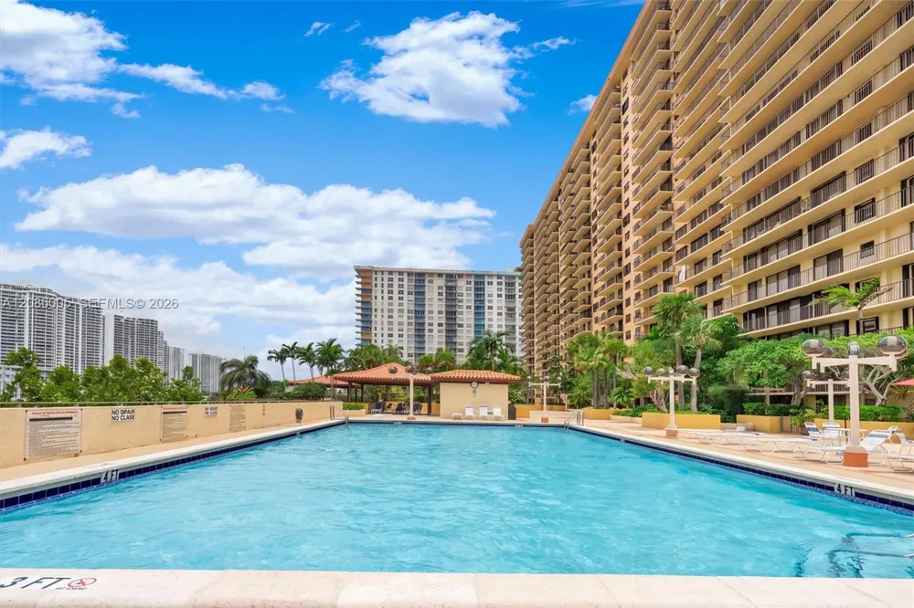 290 174th St #2104 Sunny Isles Beach, FL 33160